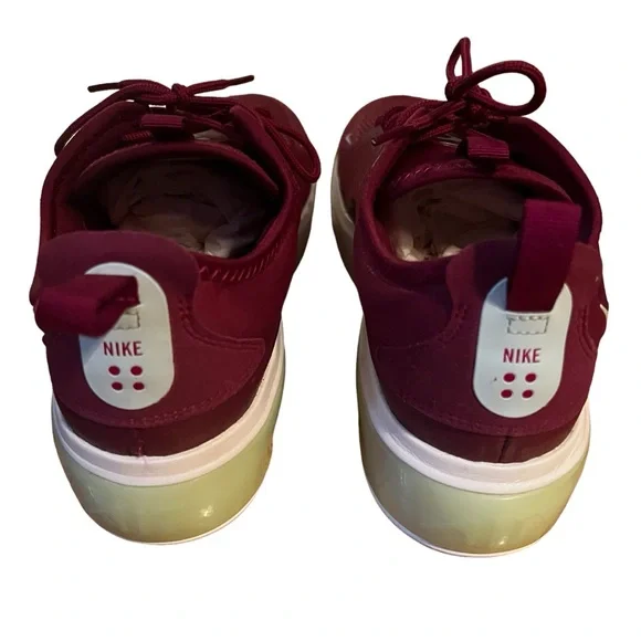 NIKE AIRMAX 08/15/18 AQ4312-600 Women’s 10.5 Plum Color Excellent Pre-Owned